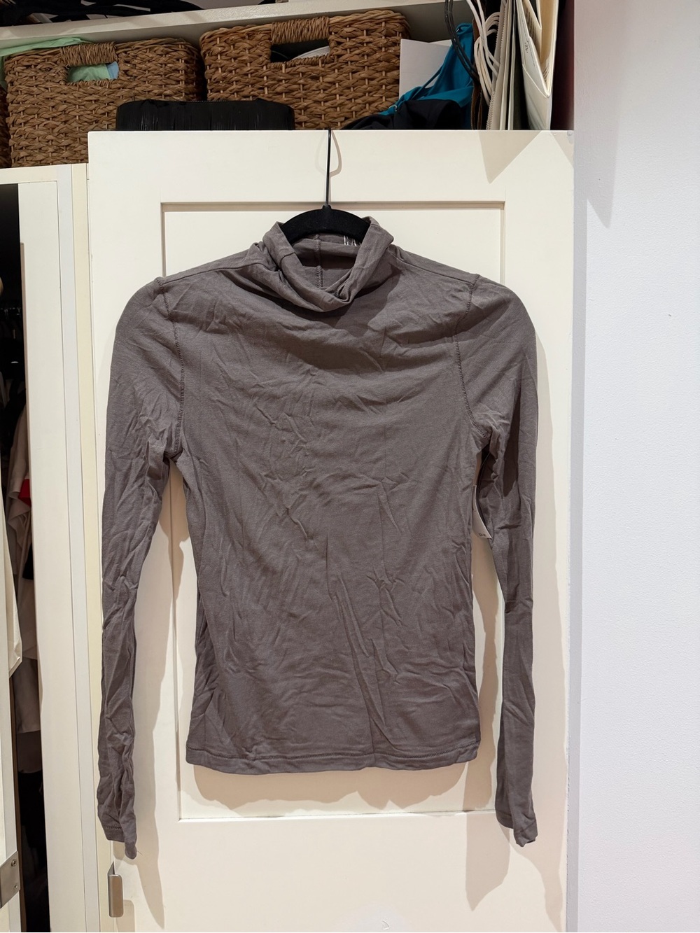 GAP Gray Long-Sleeve Turtleneck Tee